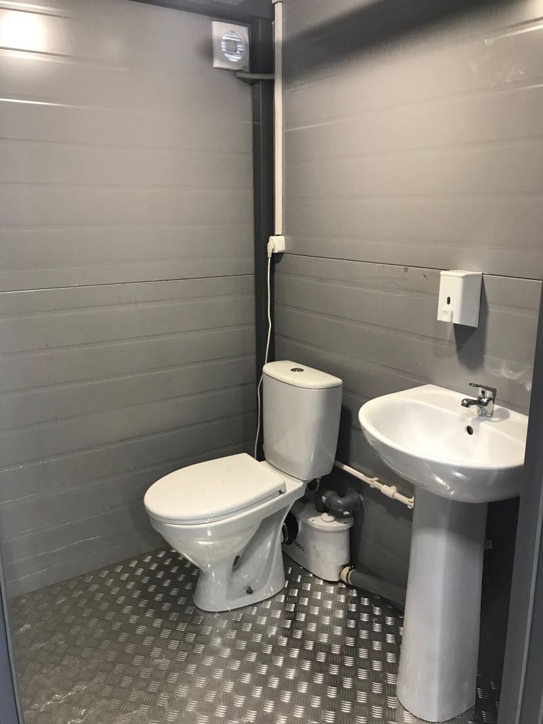 Автономный туалетный модуль ЭКОС-5 (тройной) (фото 1) в Люберцах