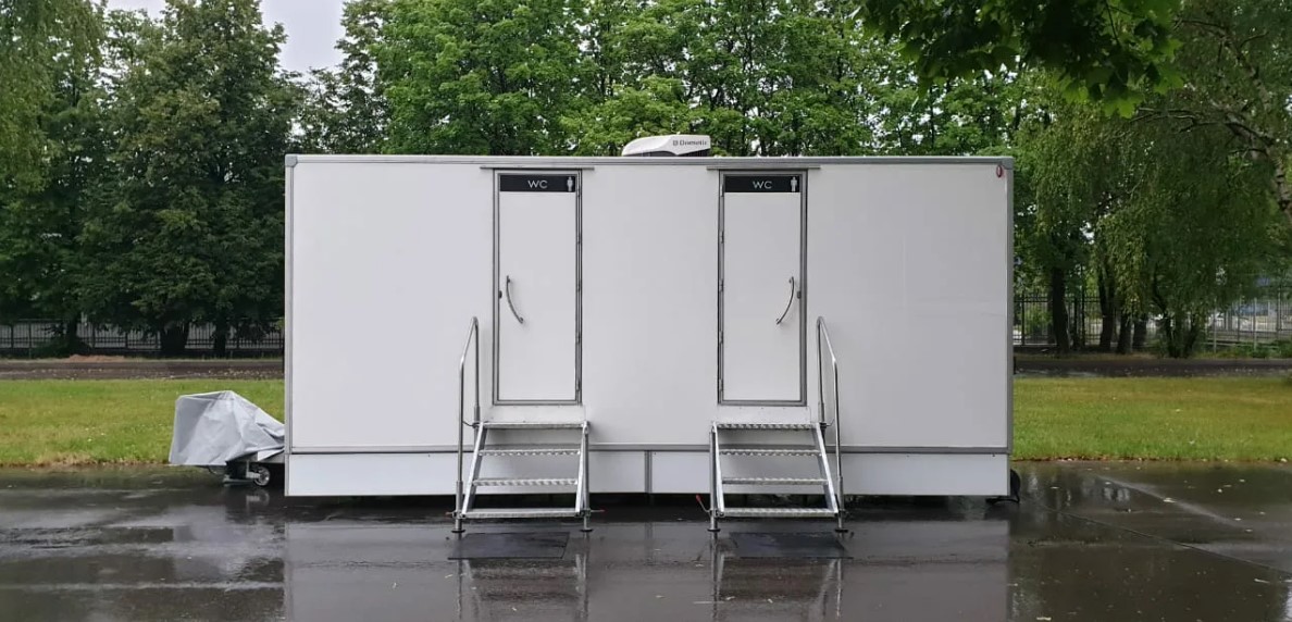 Аренда мобильных туалетных модулей на колесиках в Люберцах